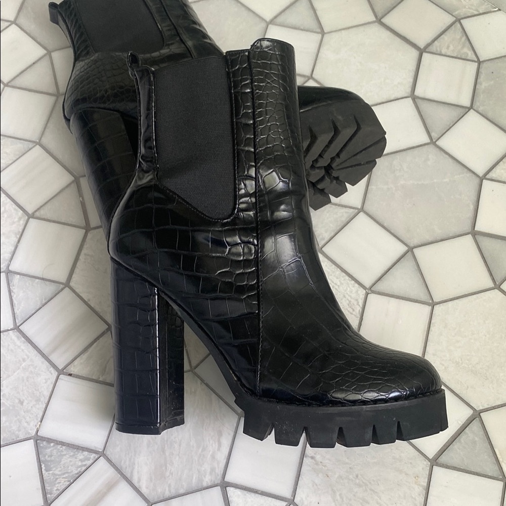 *** SOLD *** Fashion Nova Black Ankle Boots with Chunky Heel